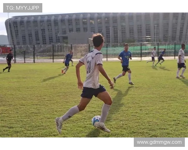 肇庆市奥动足球俱乐部奋勇拼搏展现城市体育精神与团队风采