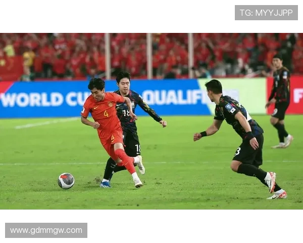 国足新星闪耀赛场全场两射一传助球队逆转赢得关键胜利