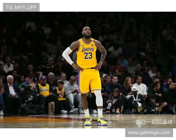 库里末节爆发勇士险胜湖人詹姆斯无力回天再掀球队调整风波