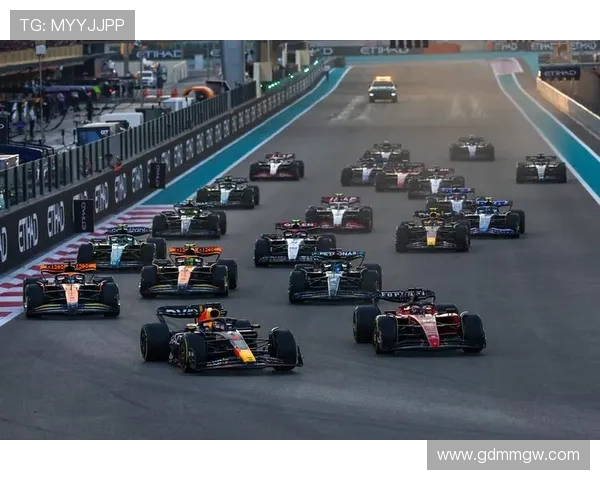 F1赛季争夺白热化 各车队为冠军激烈角逐新一轮赛道挑战