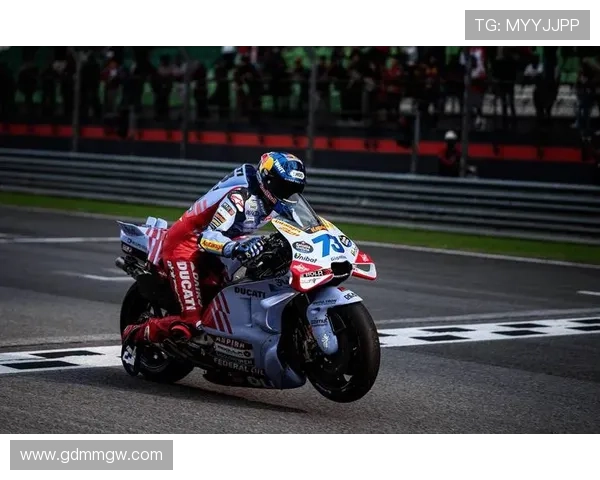 MotoGP赛季最新战况分析 赛车手表现引关注 技术革新与战术变化同样成为焦点