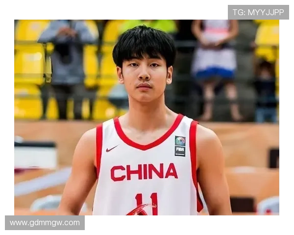 中国男篮备战世界杯最终名单公布，新星崭露头角老将拼劲再度亮相