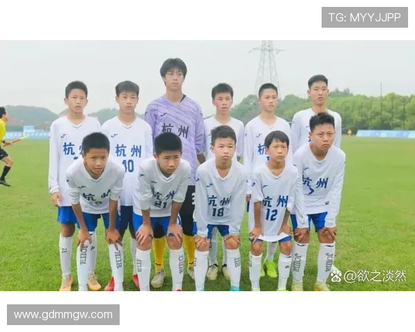 中国足球超级联赛新赛季开幕 各大俱乐部争夺冠军激战正酣 中国足球超级联赛新赛季开幕 各大俱乐部争夺冠军激战正酣