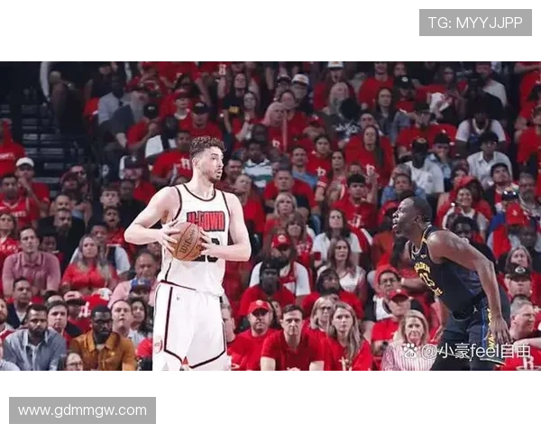 纽卡斯尔联队最新动向：新援加盟与主帅战术调整引发球迷热议