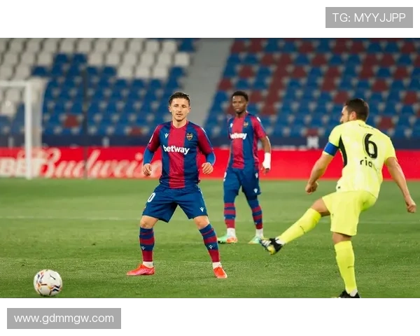 联盟巨星对决引爆赛场焦点本季争冠格局再度生变风云暗涌局势更加激烈